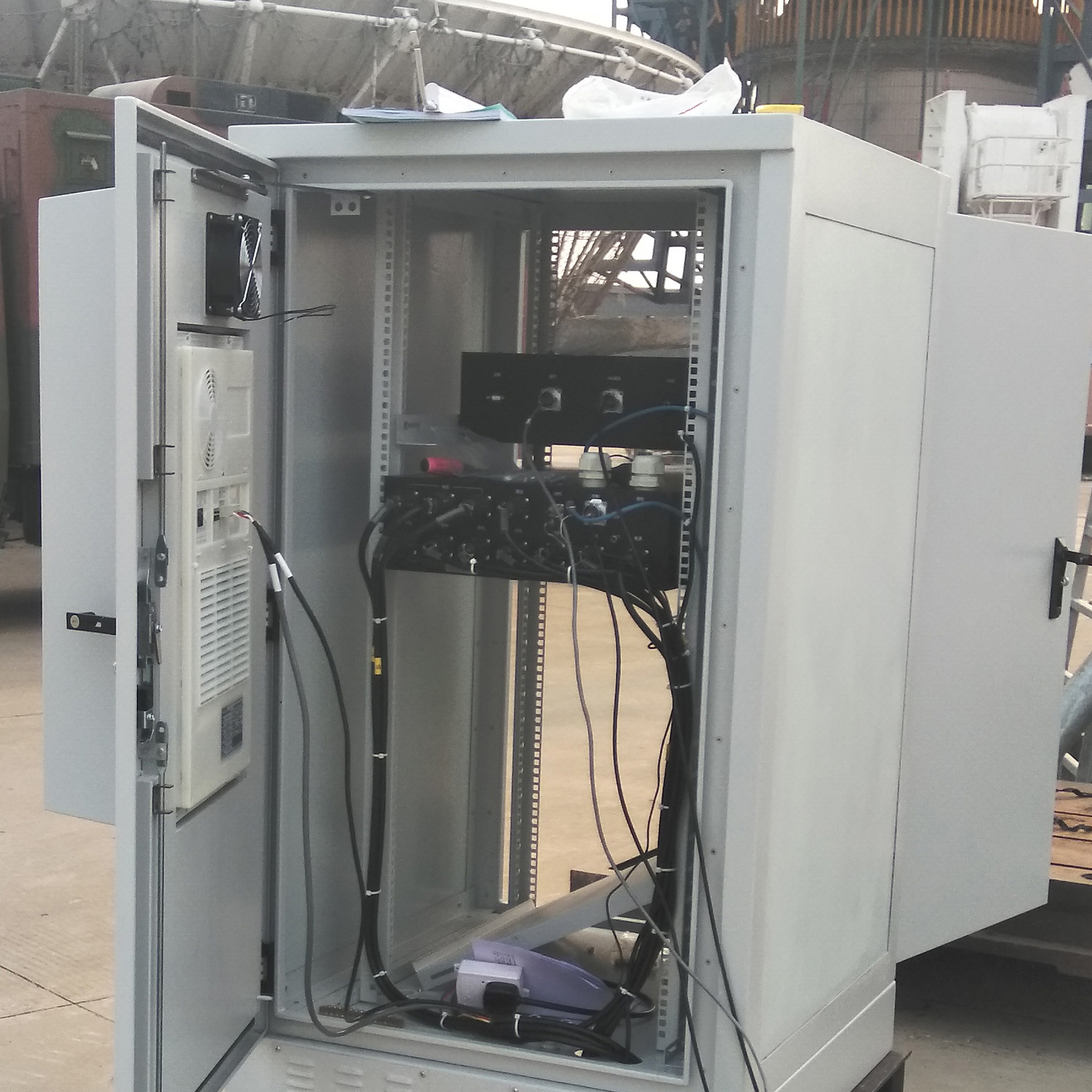 研翔为卫星地面站提供配套产品